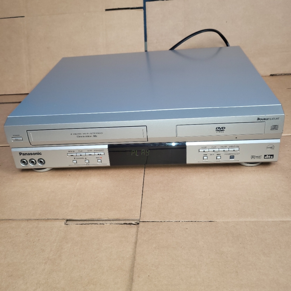 Panasonic PV-D4733S VCR DVD VHS Combo Player